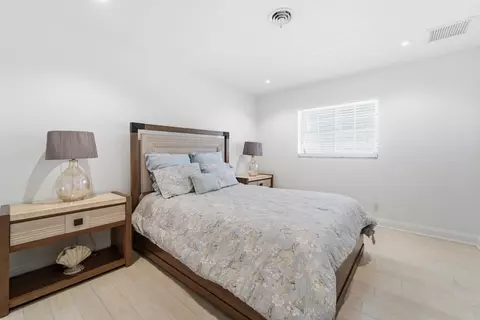 Bedroom - 18 Saddleback Rd, Tequesta, FL 33469 photo 7 of 9
