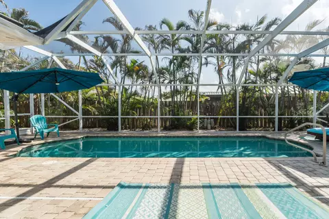 Exterior - 18 Saddleback Rd, Tequesta, FL 33469 photo 15 of 30