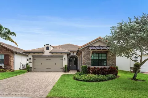 9131 Grand Prix Ln, Boynton Beach, FL 33472