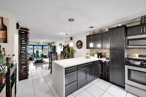 627 Banks Rd #48, Margate, FL 33063