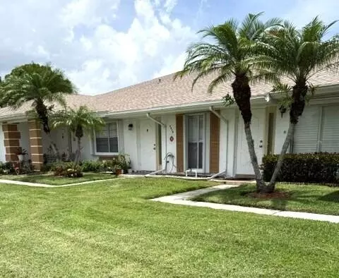 1216 S S Lakes End Dr #D, Fort Pierce, FL 34982