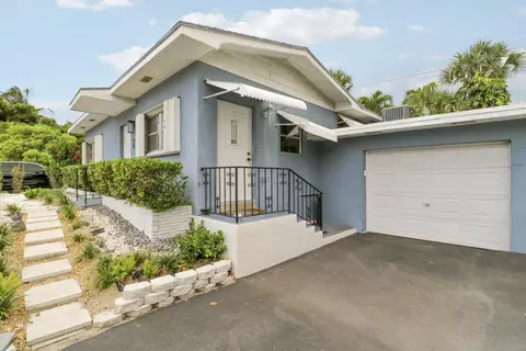 24 Douglas Dr, Ocean Ridge, FL 33435
