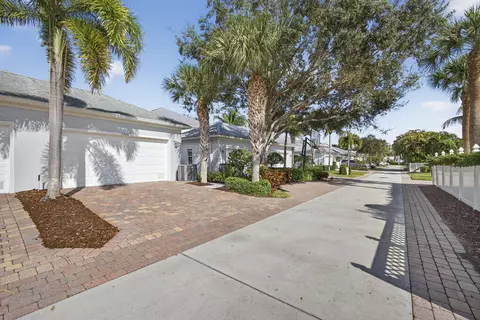 Exterior - 1208 Islamorada Dr, Jupiter, FL 33458 photo 5 of 9