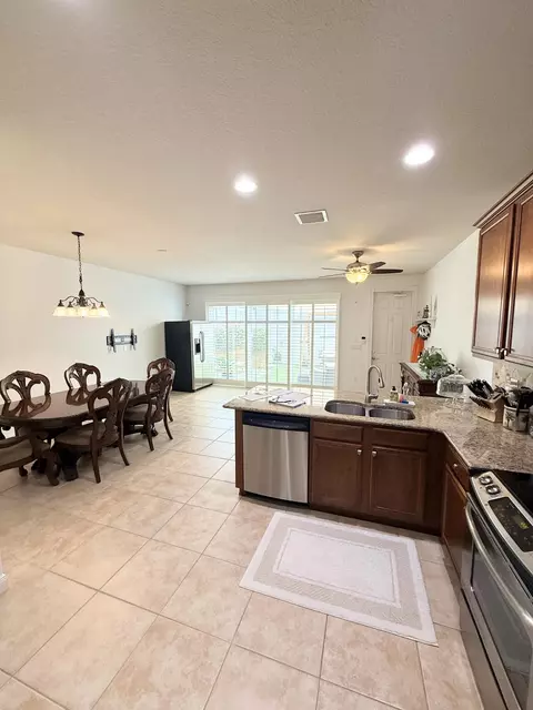 Kitchen - 1208 Islamorada Dr, Jupiter, FL 33458 photo 2 of 3
