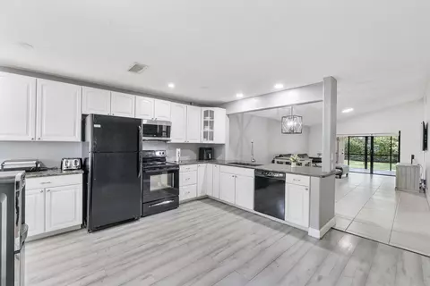 4148 Palm Forest Dr S, Delray Beach, FL 33445