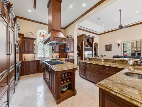 Kitchen - 8800 NW 68th Ct, Parkland, FL 33067 photo 2 of 5