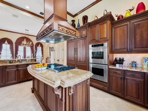 Kitchen - 8800 NW 68th Ct, Parkland, FL 33067 photo 4 of 5