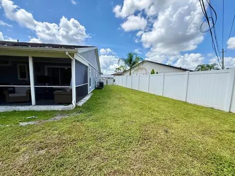 Exterior - 4441-4443 SE Village Rd, Stuart, FL 34997 photo 4 of 11