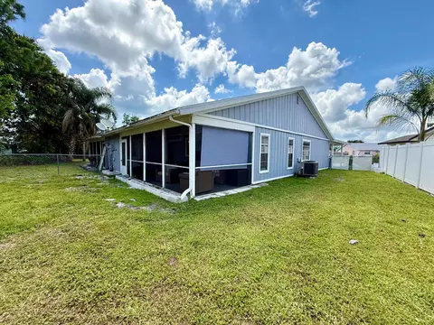 Exterior - 4441-4443 SE Village Rd, Stuart, FL 34997 photo 3 of 11