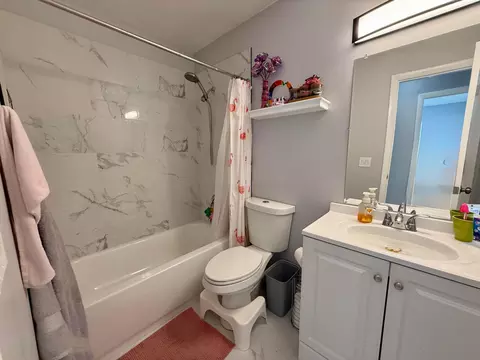 Bath - 4441-4443 SE Village Rd, Stuart, FL 34997 photo 2 of 4