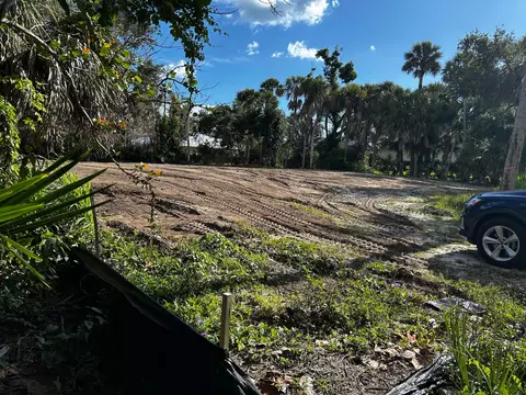 525 Acacia Rd, Vero Beach, FL 32963
