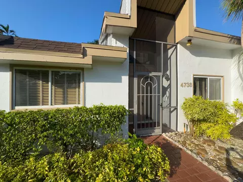 4738 Fountains Dr S, Lake Worth, FL 33467