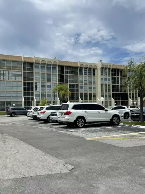 801 Three Islands Blvd #306, Hallandale Beach, FL 33009
