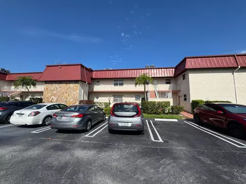 12024 W Greenway Dr #106, Royal Palm Beach, FL 33411