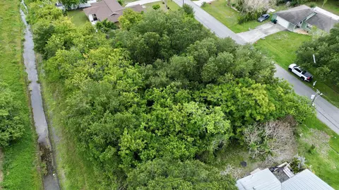 441 SW Lucero Dr SW, Port St Lucie, FL 34983