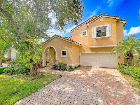 2132 NW 75th Way, Pembroke Pines, FL 33024