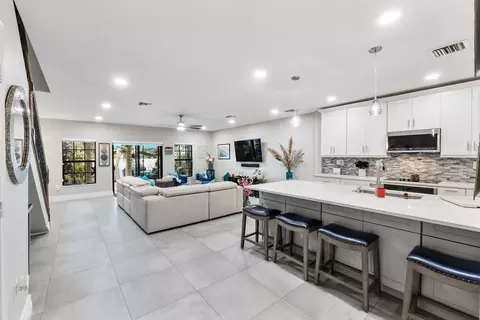 2932 Hidden Harbour Ct, Fort Lauderdale, FL 33312