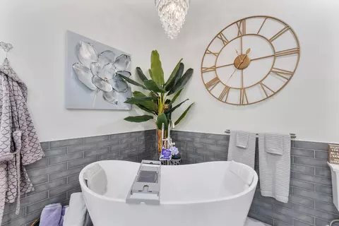 2932 Hidden Harbour Ct, Fort Lauderdale, FL 33312