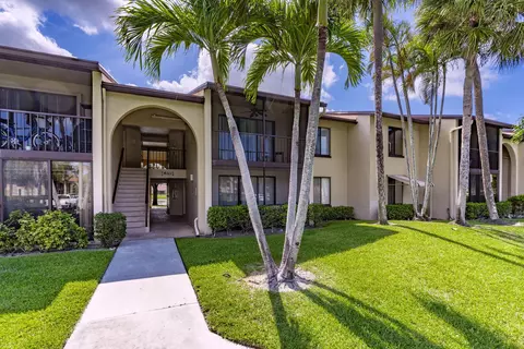 610 Sea Pine Way #B2, Greenacres, FL 33415