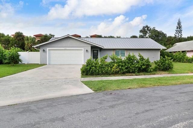 615 NE 15th Pl, Boynton Beach, FL 33435