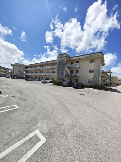4441 NW 16th St, Lauderhill, FL 33313