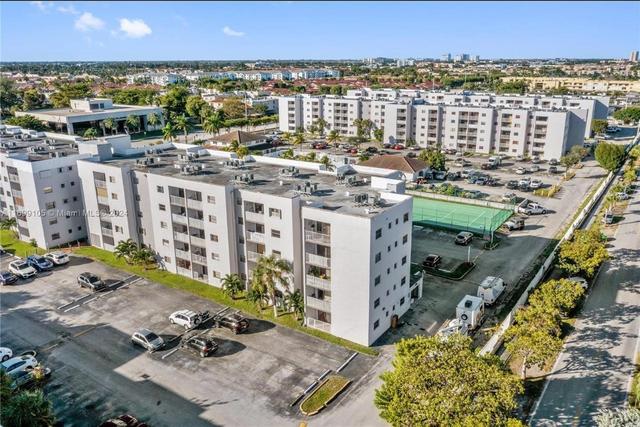 8145 NW 7th St #208, Miami, FL 33126