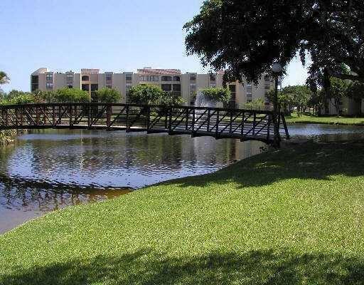 825 Egret Cir #206, Delray Beach, FL 33444