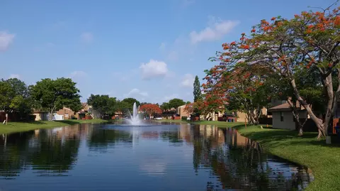 2930 W Missionwood Ln, Miramar, FL 33025
