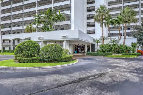 356 Golfview Rd #403, North Palm Beach, FL 33408