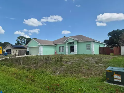 698 Thuringer St NW, Palm Bay, FL 32907