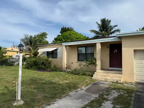 770 NW 148th Ter, Miami, FL 33168