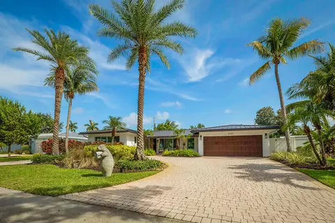 2620 NE 53rd St, Lighthouse Point, FL 33064