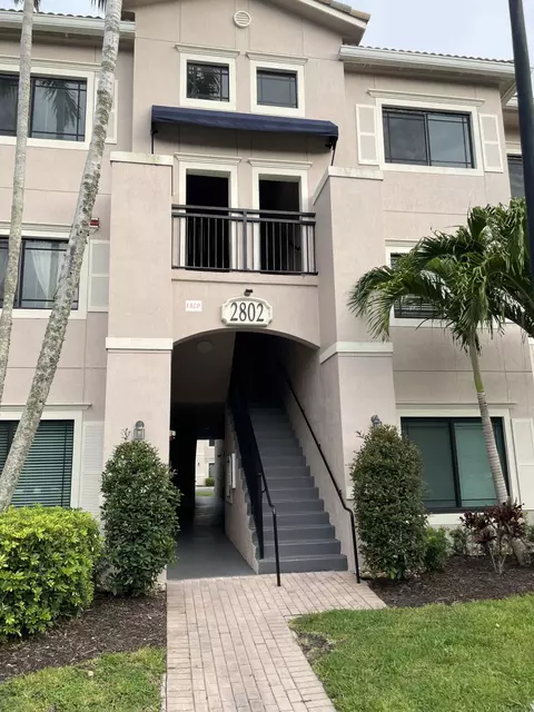 2802 Sarento Pl #301, Palm Beach Gardens, FL 33410