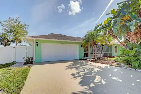 238 SW Sw Grv, Port St Lucie, FL 34983