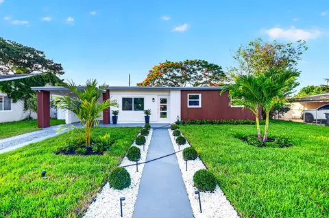 3947 Pensacola Dr, Lake Worth, FL 33462
