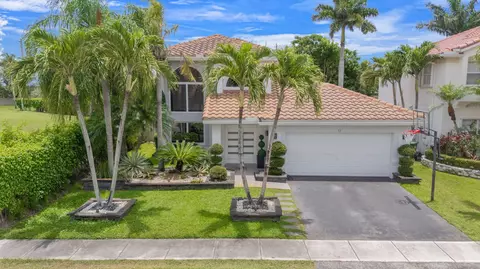 52 Gables Blvd, Weston, FL 33326