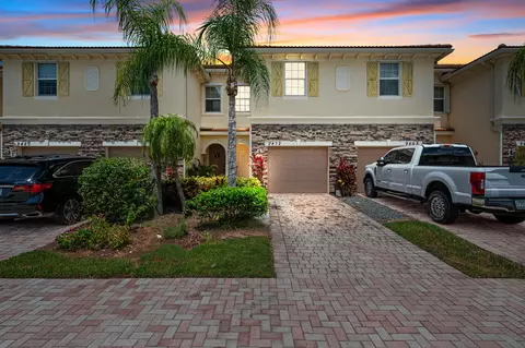 9472 SW Merlin Ct, Stuart, FL 34997