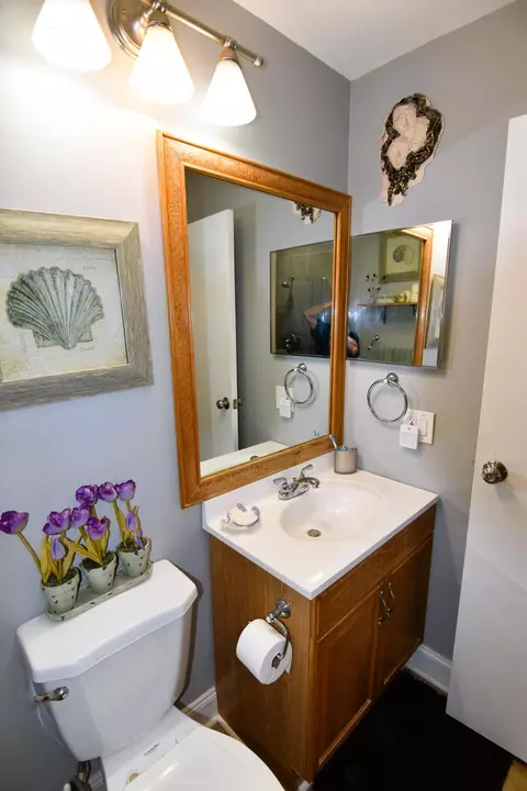 Bath - 237 Saxony E, Delray Beach, FL 33446 photo 1 of 3