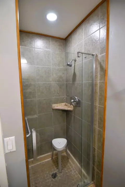 Bath - 237 Saxony E, Delray Beach, FL 33446 photo 2 of 3