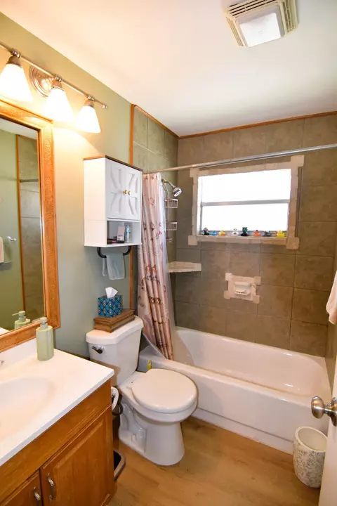 Bath - 237 Saxony E, Delray Beach, FL 33446 photo 3 of 3