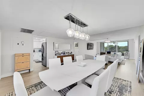 555 Oaks Ln #311, Pompano Beach, FL 33069