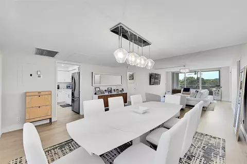 555 Oaks Ln #311, Pompano Beach, FL 33069