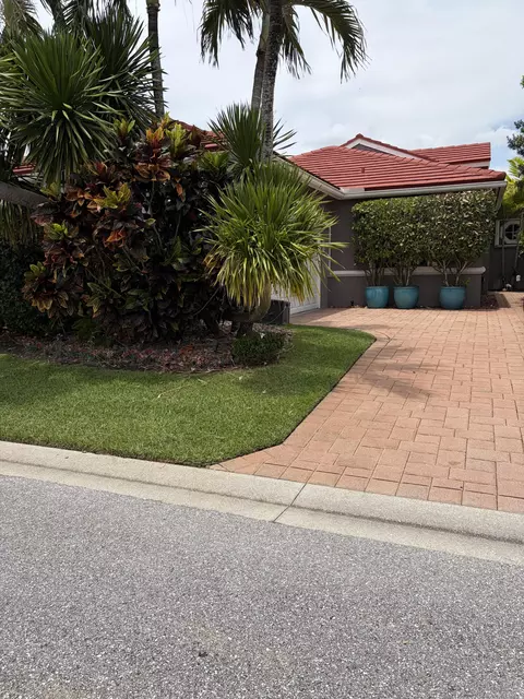 4570 Hazleton Ln, Lake Worth, FL 33449