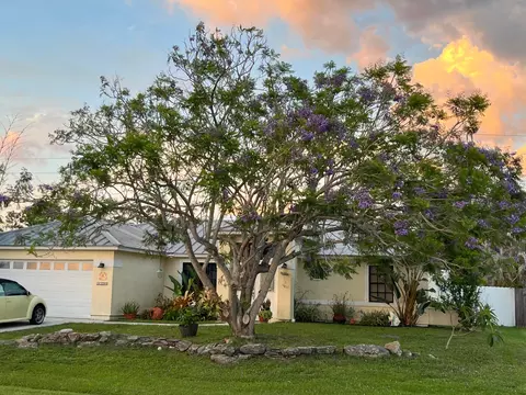 1523 SE Appamattox Ter, Port Saint Lucie, FL 34952