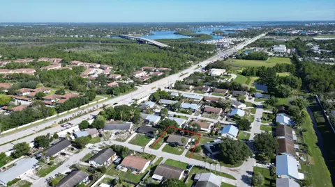85 SE 95 Se Millwood Ter, Stuart, FL 34997 photo 3
