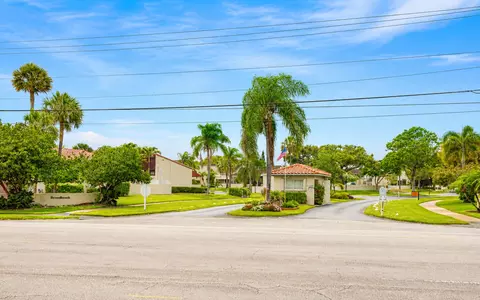 2601 Boundbrook Blvd #205, Palm Springs, FL 33406