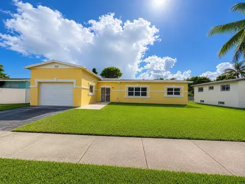 19720 NW 12th Ct, Miami, FL 33169