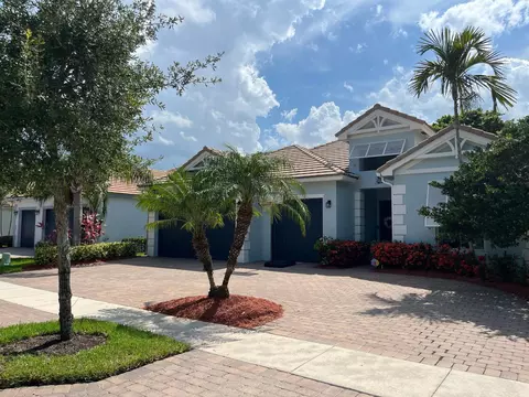 127 Palm Beach Plantation Blvd, West Palm Beach, FL 33411