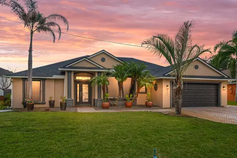 2241 SW Nightingale Ter, Port Saint Lucie, FL 34953