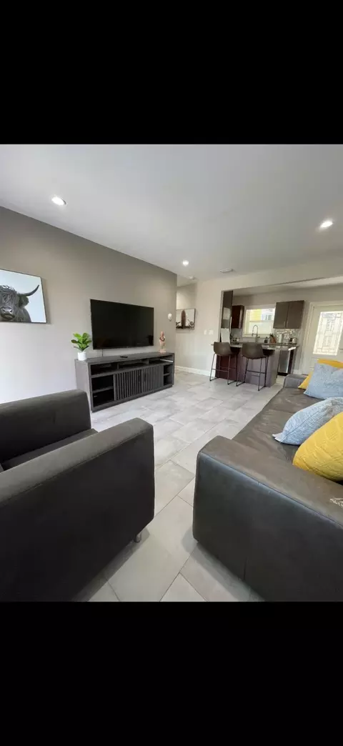 400 SW 12th #1-2, Fort Lauderdale, FL 33315
